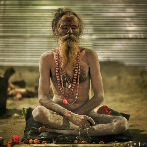 b5d60-meditating-hindu-sadhu-4340435